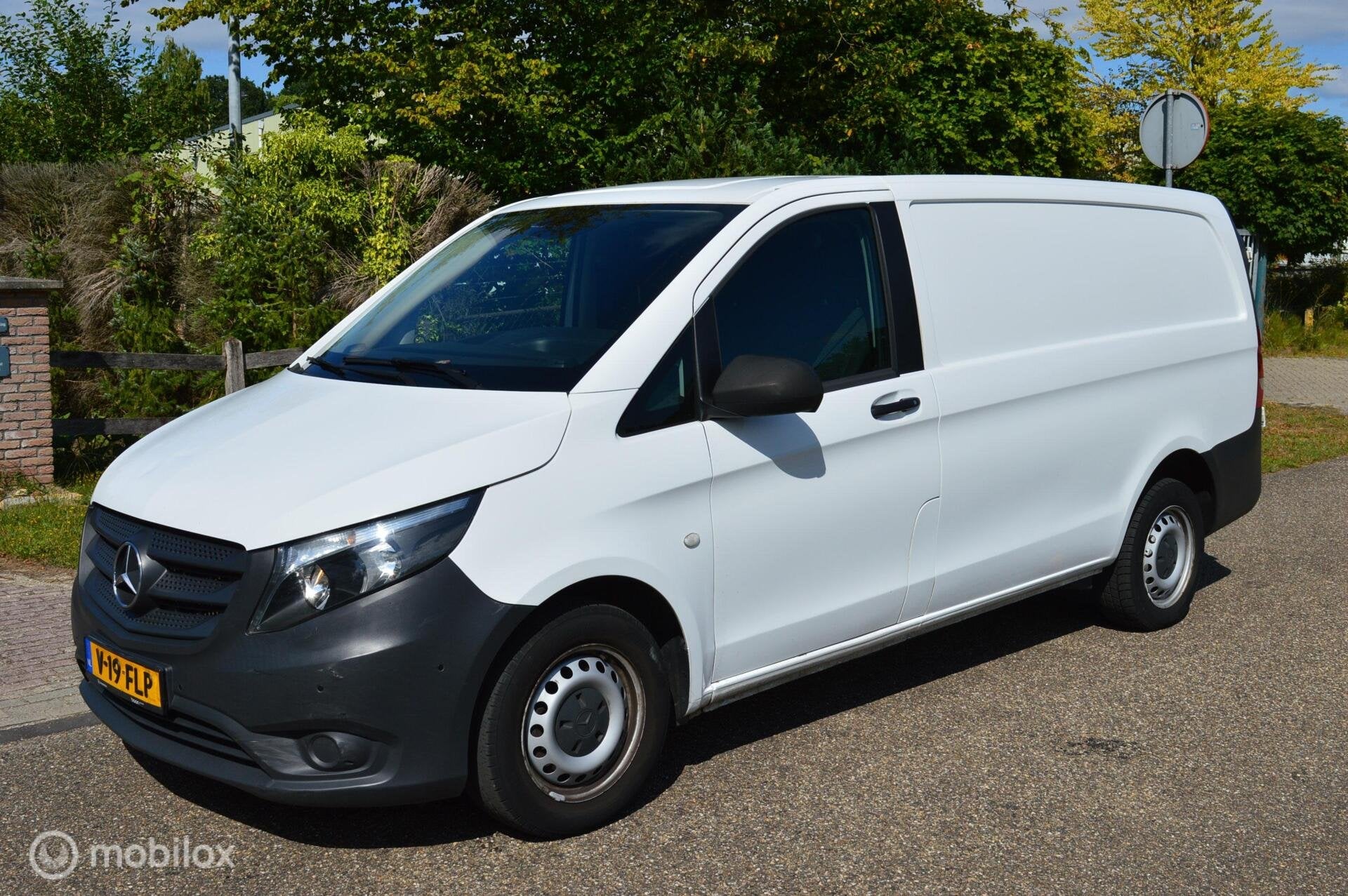 Mercedes Vito 2021 / CAMERA / PDC / AIRCO / NAVI, Auto's, Bestelauto's, Voorwielaandrijving, Gebruikt, Euro 6, 4 cilinders