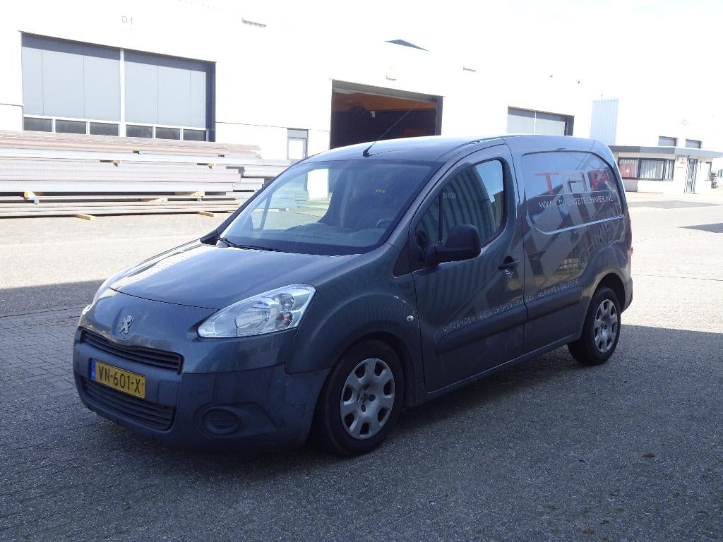 Peugeot Partner 1.6 HDI 55KW 2015 Airco Schade, Auto's, Voorwielaandrijving, Euro 5, Stof, 74 pk