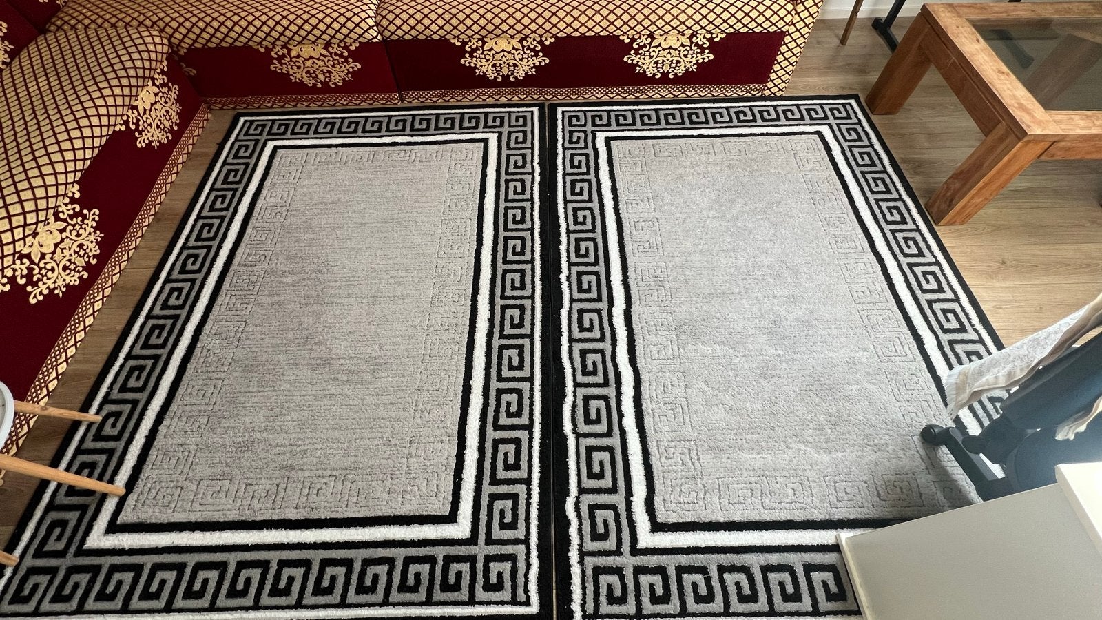 2 moderne tapijten/vloerkleden met Griekse rand, Ophalen, 100 tot 150 cm, 50 tot 100 cm, Zo goed als nieuw