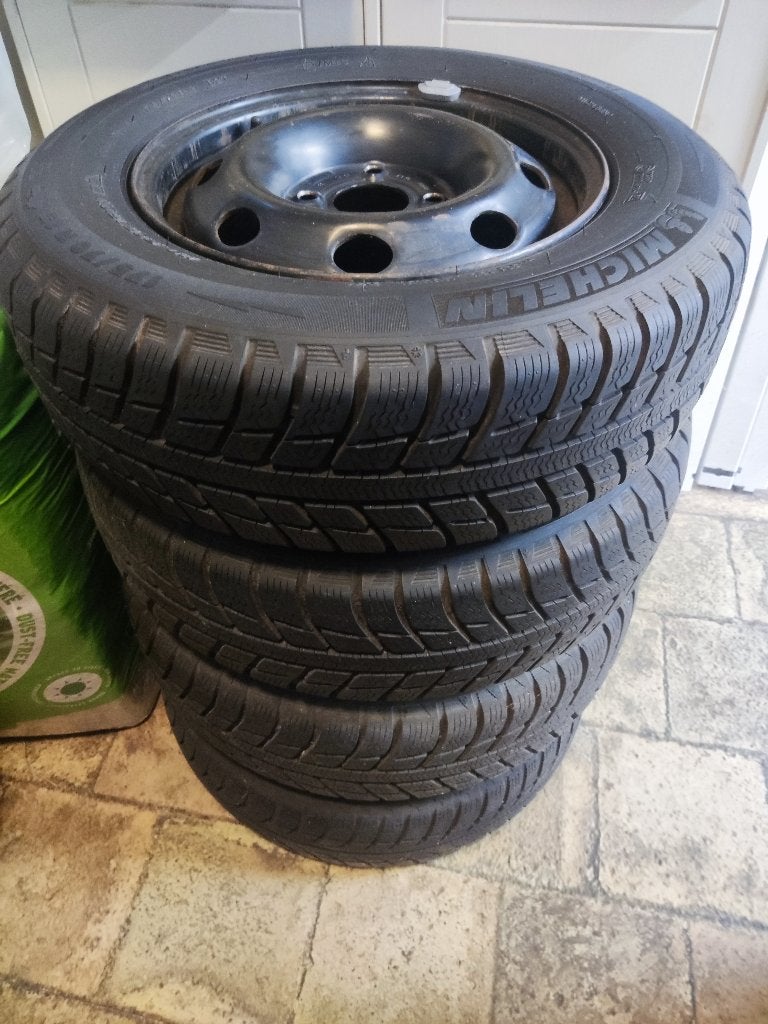 4x Michelin winterbanden 175/70R13 +stalen velgen, Ophalen, Gebruikt, 13 inch, 175 mm