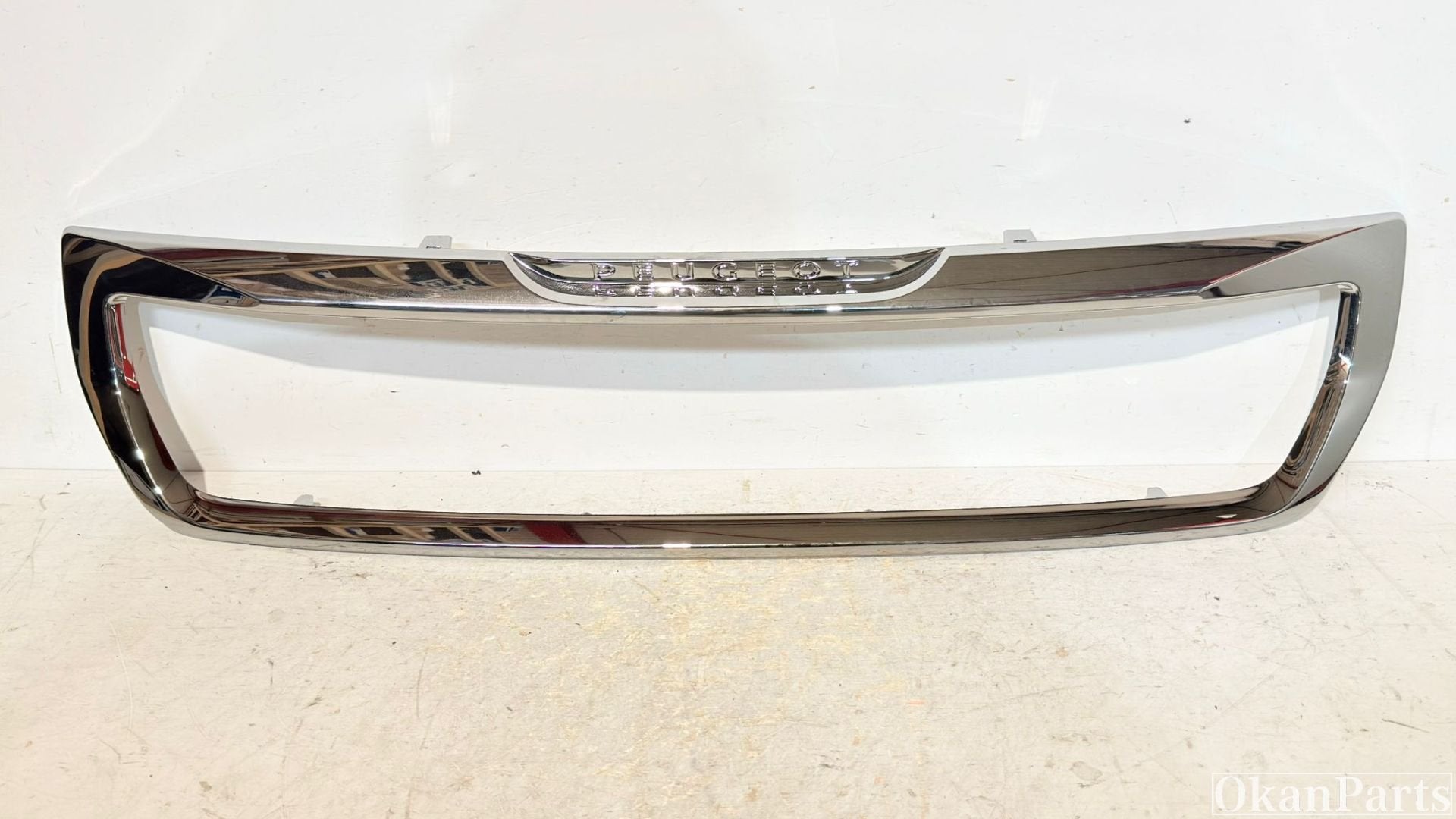 Peugeot Partner Chrome Grille lijst 9810964777, Info@fabrikant.eu, Ophalen of Verzenden, Fabrikant BV, Gebruikt