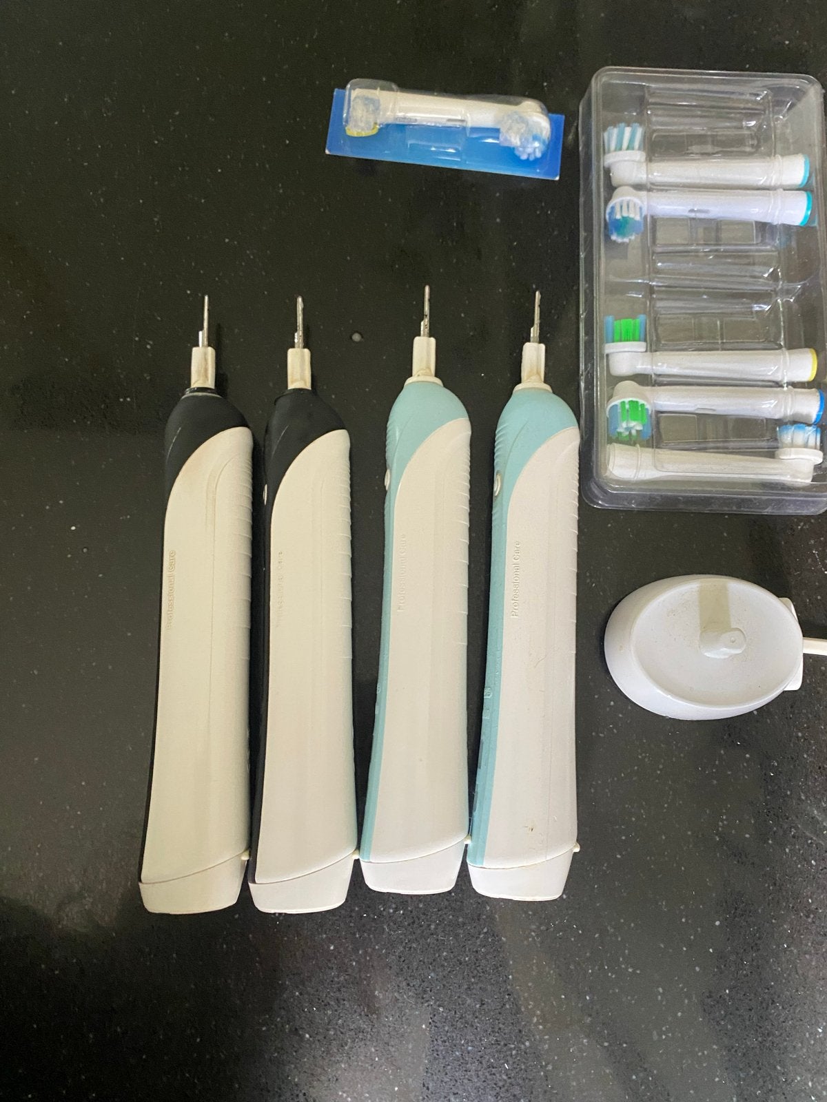 Oral-B elektrische tandenborstels (4 stuks) met 6 opzetborst, Ophalen of Verzenden, Gebruikt, Mondverzorging