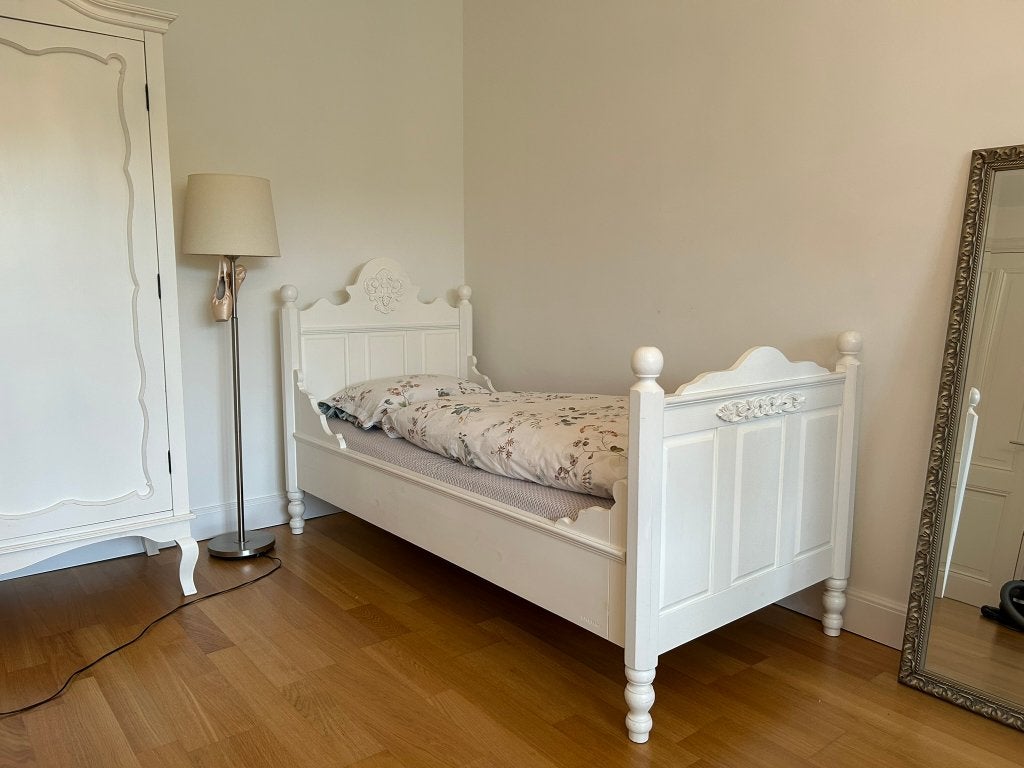 Opsetims klassiek romantisch wit ledikant 200x90 en 150x90, Ophalen, 85 tot 100 cm, 140 tot 160 cm, Zo goed als nieuw