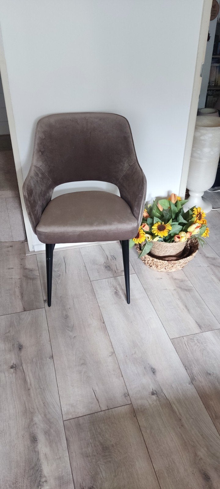 Mooie Schone Nette  Stoel, Ophalen, Zo goed als nieuw, Bruin, Eén