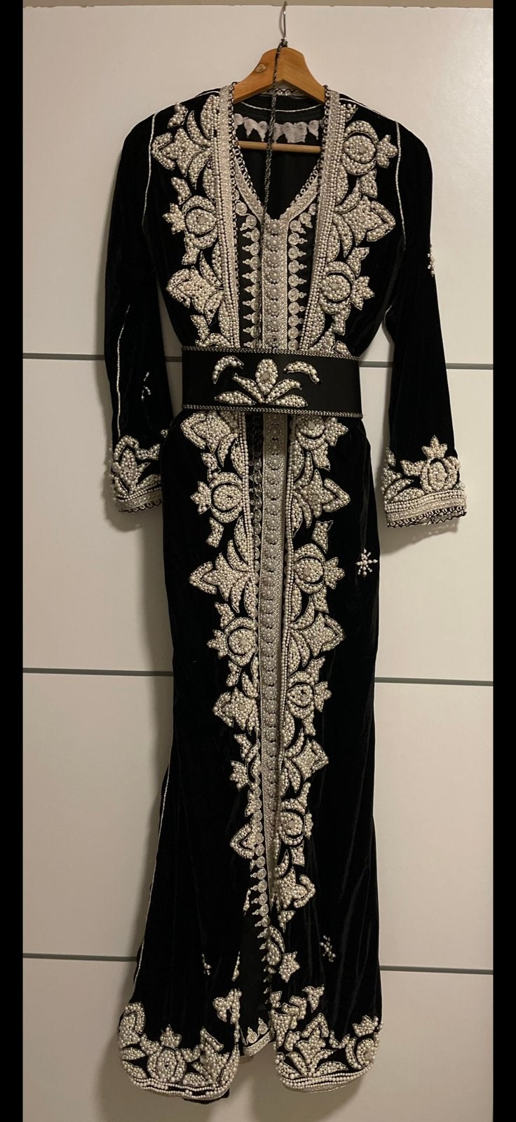 Prachtige Zwarte Marokkaanse Takshita/Kaftan met Borduurwerk, Kleding | Dames, Jurken, Maat 38/40 (M), Zwart, Ophalen of Verzenden
