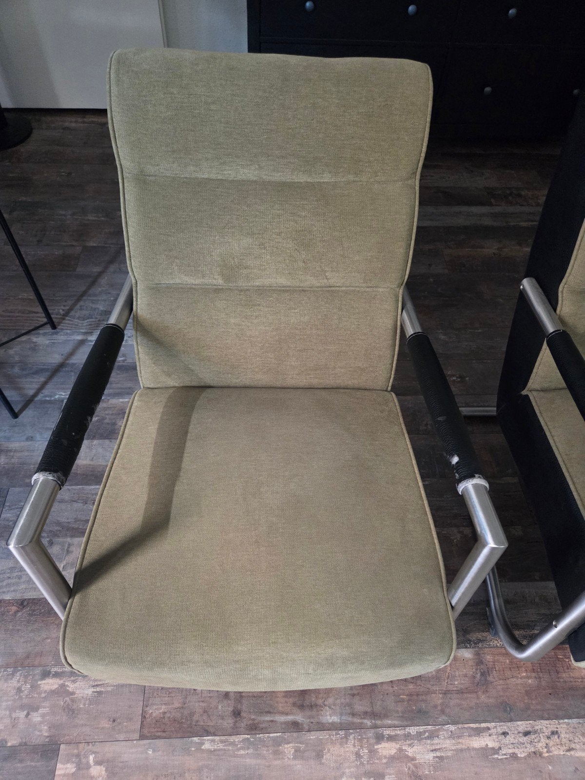 XOOON stoelen olijfgroen 2 stuks, Ophalen of Verzenden, Gebruikt, Leer, Twee