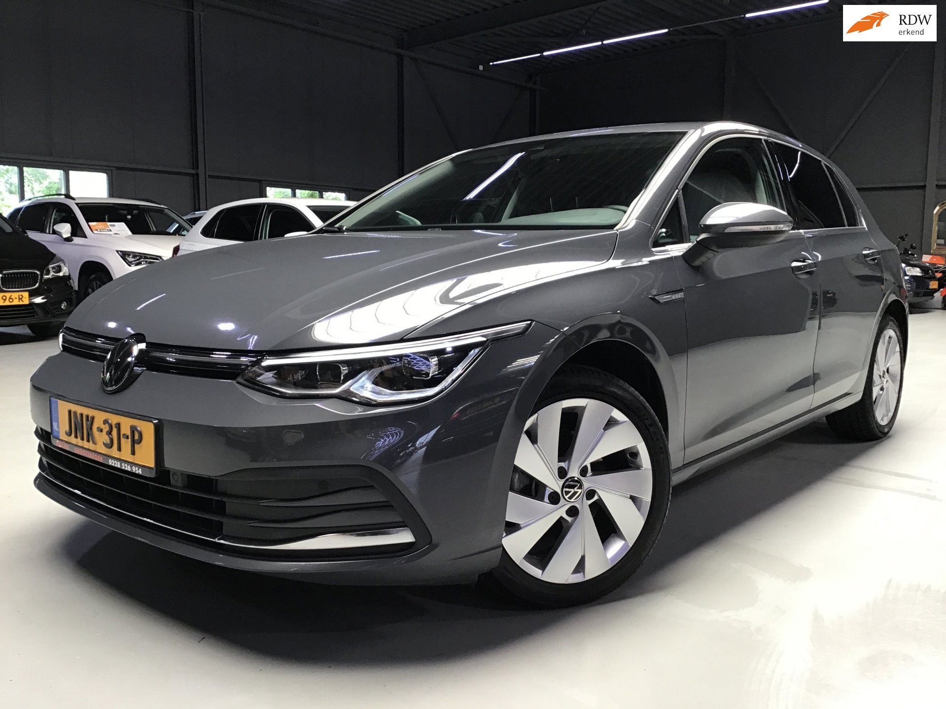 Volkswagen GOLF 1.5 eTSI R-Line I Massage I Dode Hoek I Carp, Auto's, Dealer onderhouden, 4 cilinders, 150 pk, Bedrijf