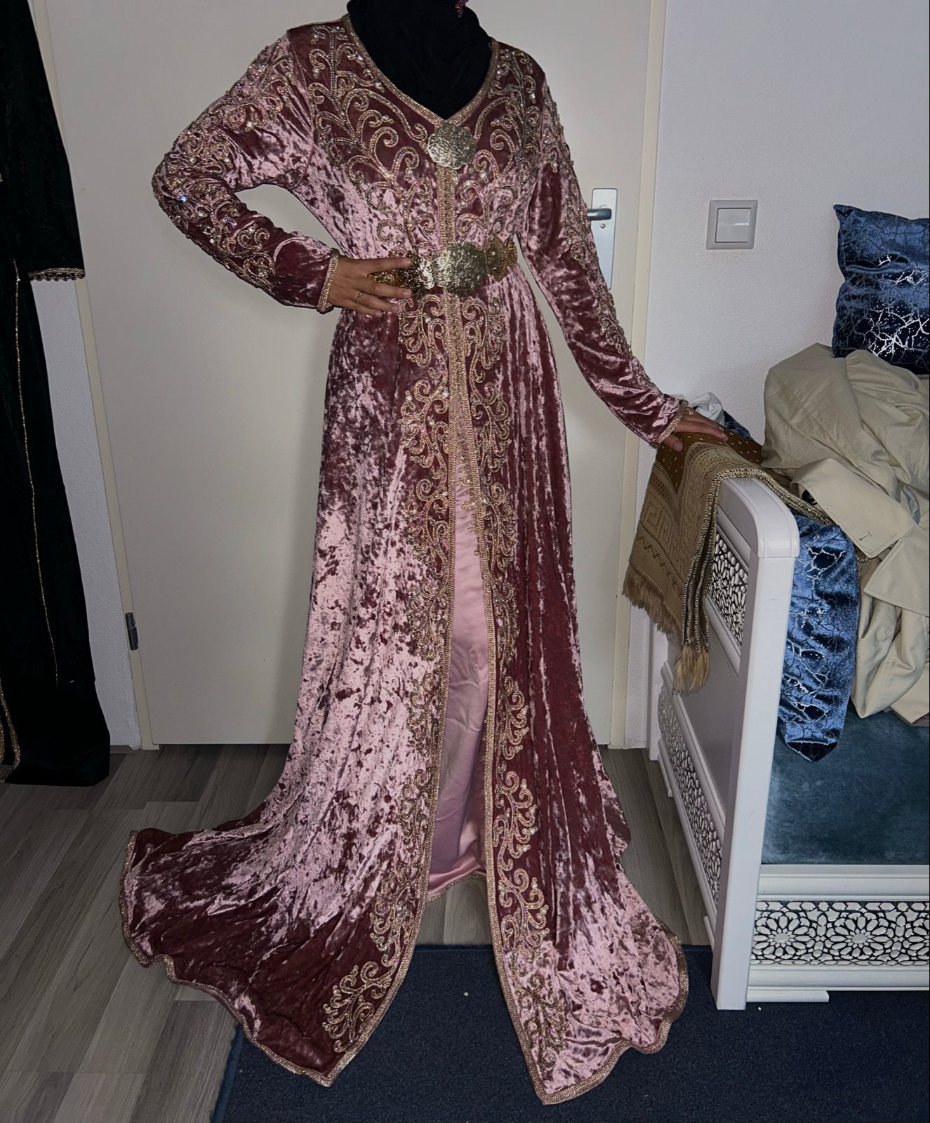 Takshita te huur, Kleding | Dames, Galajurk, Maat 42/44 (L), Ophalen of Verzenden, Zo goed als nieuw