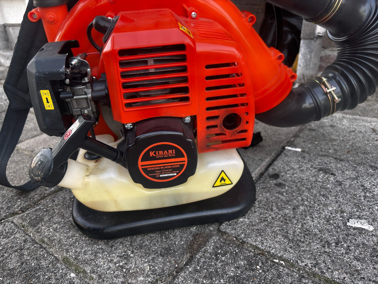 Kibani Benzine Bladblazer - Krachtig en Ruggedragen, Tuin en Terras, Ophalen, Gebruikt, Benzine, Ruggedragen