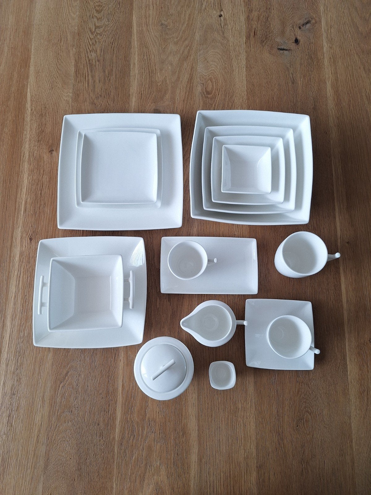 Groot Yong Squito servies - Bon Bistro, Ophalen, Zo goed als nieuw, Porselein, Overige stijlen