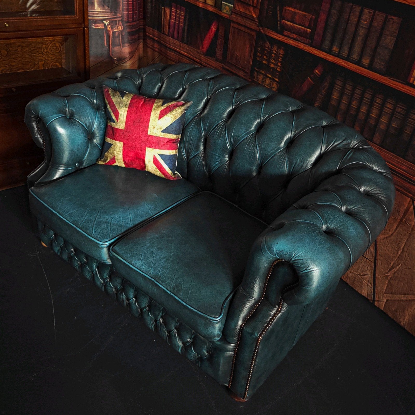 2-zits Chesterfield Bank • Antique Blue, Gebruikt, Bollenmarkt 14c Zwaagdijk Oost, Treasure, 150 tot 200 cm