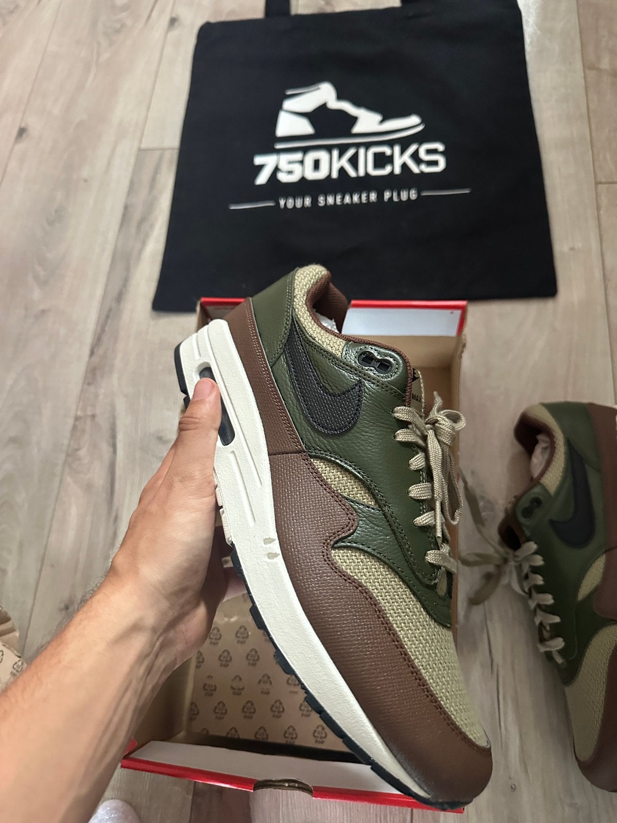 Nike Air Max 1 Essential PRM Neutral Olive Cacao Wow EU47, Overige kleuren, Nieuw, Ophalen of Verzenden, Sneakers of Gympen
