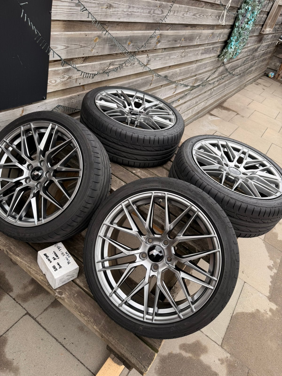 JR28 Velgen 18 inch met banden en TPMS sensoren 5x112, Auto-onderdelen, Ophalen, 18 inch, Gebruikt, Banden en Velgen