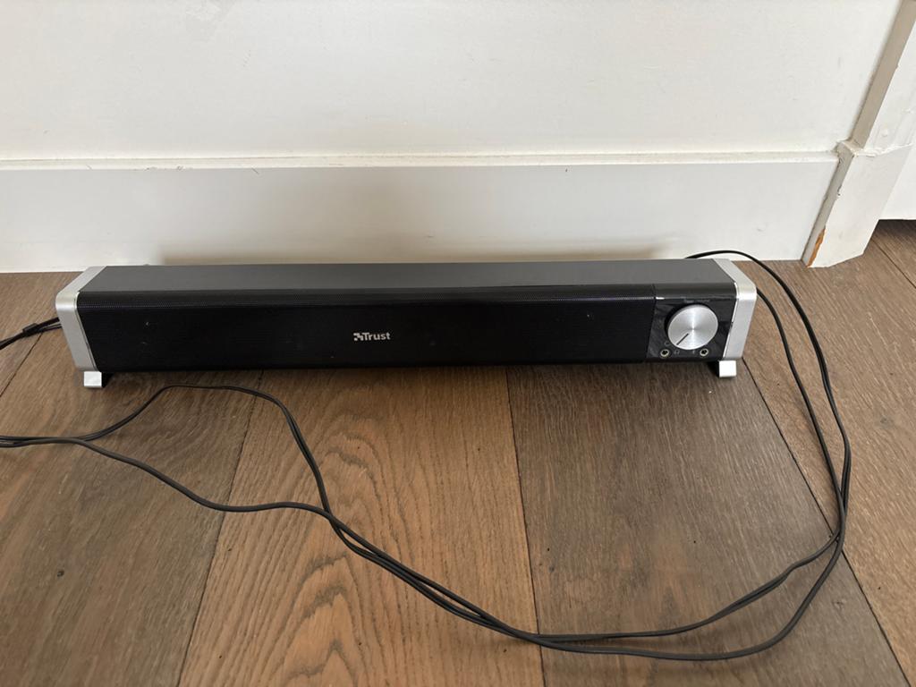 Trust Asto Soundbar - Compacte USB-aangedreven speaker, Ophalen of Verzenden, Zo goed als nieuw