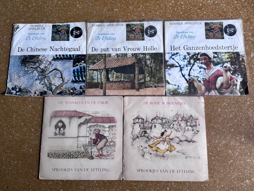 5x Efteling sprookjes op vinyl 45T single plaat, Verzamelen, Efteling, Ophalen, Gebruiksvoorwerp