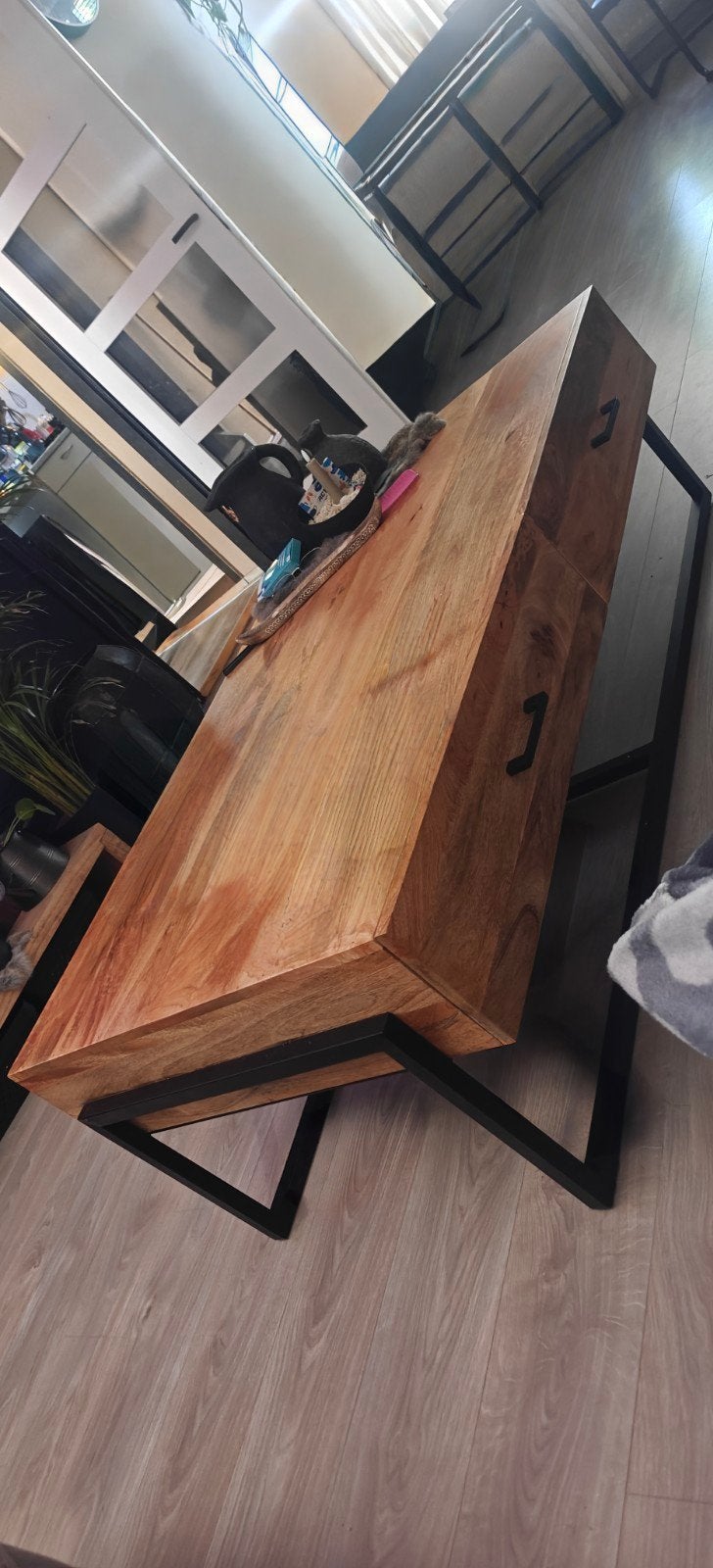 Robuuste salontafel van mangohout, Huis en Inrichting, Tafels | Salontafels, 100 tot 150 cm, 50 tot 100 cm, Zo goed als nieuw