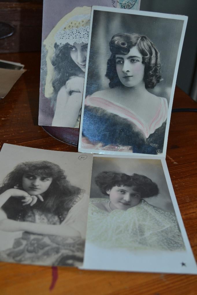 frankrijk 1900 lot 4 kaarten vrouw actrice theater, Ophalen of Verzenden, Voor 1920, Gelopen, Overige thema's