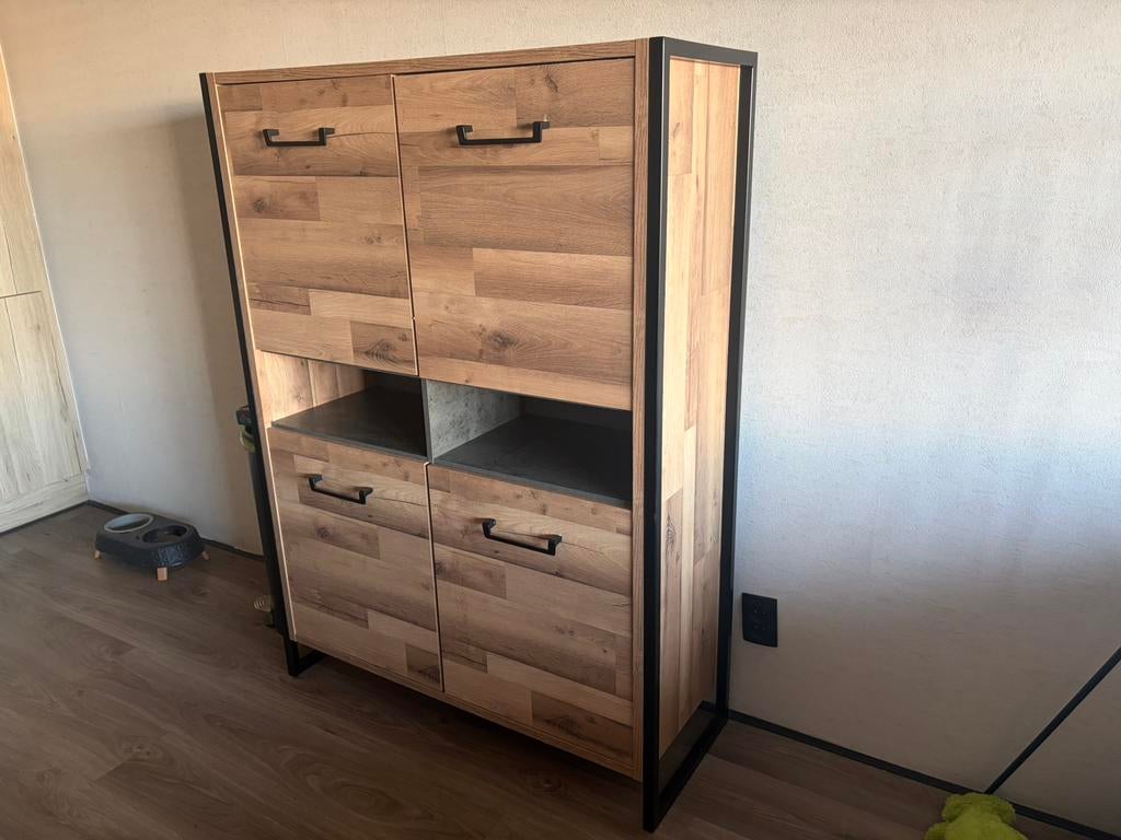 Houtkleurige servieskast, Ophalen, Gebruikt, 100 tot 150 cm, 150 tot 200 cm