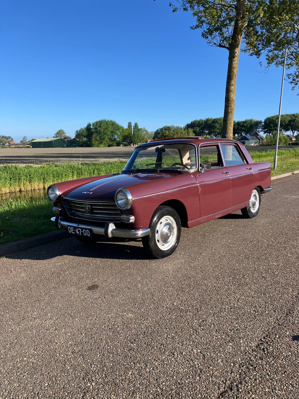 Peugeot 404 1.6 1967 Rood Oldtimer !!, foto 2