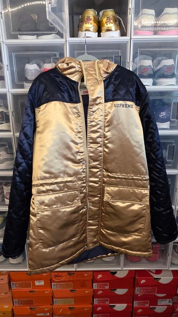Supreme Puffer Jacket Goud Zwart Maat M, Kleding | Heren, Jassen | Winter, Zo goed als nieuw, Maat 48/50 (M), Overige kleuren