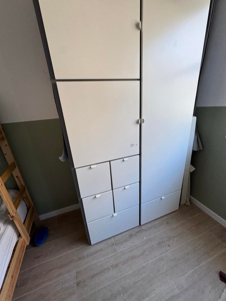 IKEA VISTHUS - Witte kledingkast met lades en deuren, Huis en Inrichting, Kasten | Kledingkasten, Ophalen, Gebruikt, 100 tot 150 cm
