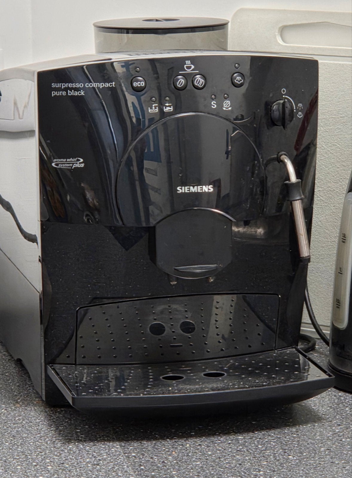 Siemens Surpresso Compact Pure Black Espresso Apparaat, Witgoed en Apparatuur, Stoompijpje, Gebruikt, Espresso apparaat, 2 tot 4 kopjes