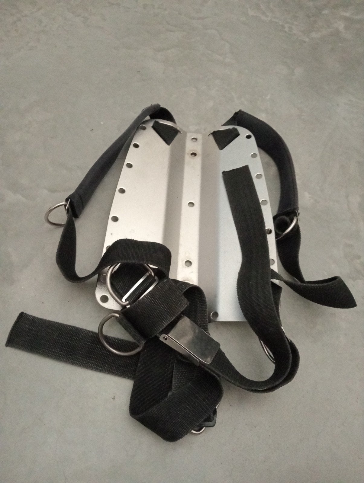 Duikvest met metalen backplate en harnas, Watersport en Boten, Duiken, Ophalen of Verzenden, Zwem- of Duikvliezen