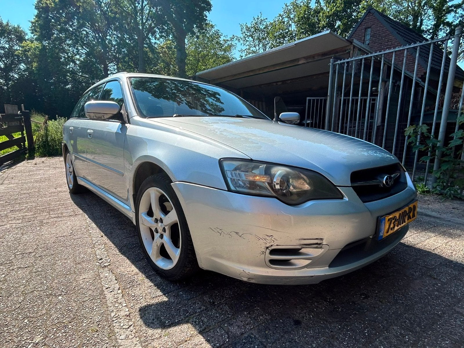 Subaru Legacy 2.5 TW AUT AWD 2004 Grijs, Auto's, Automaat, 730 kg, 4 cilinders, Legacy