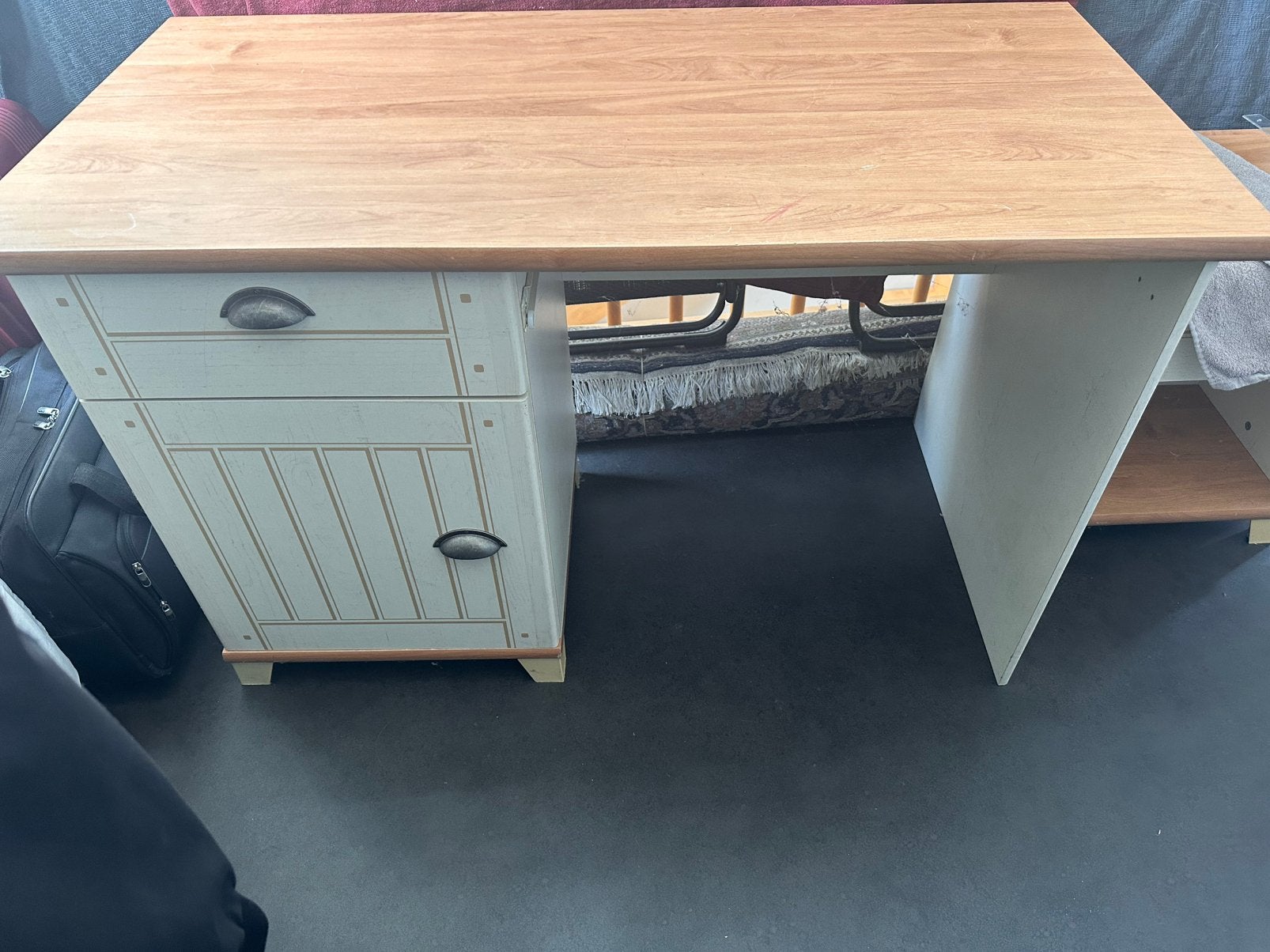 Bureau en nachtkastje, Gebruikt, 120 cm, Kinderbureau, Ophalen of Verzenden