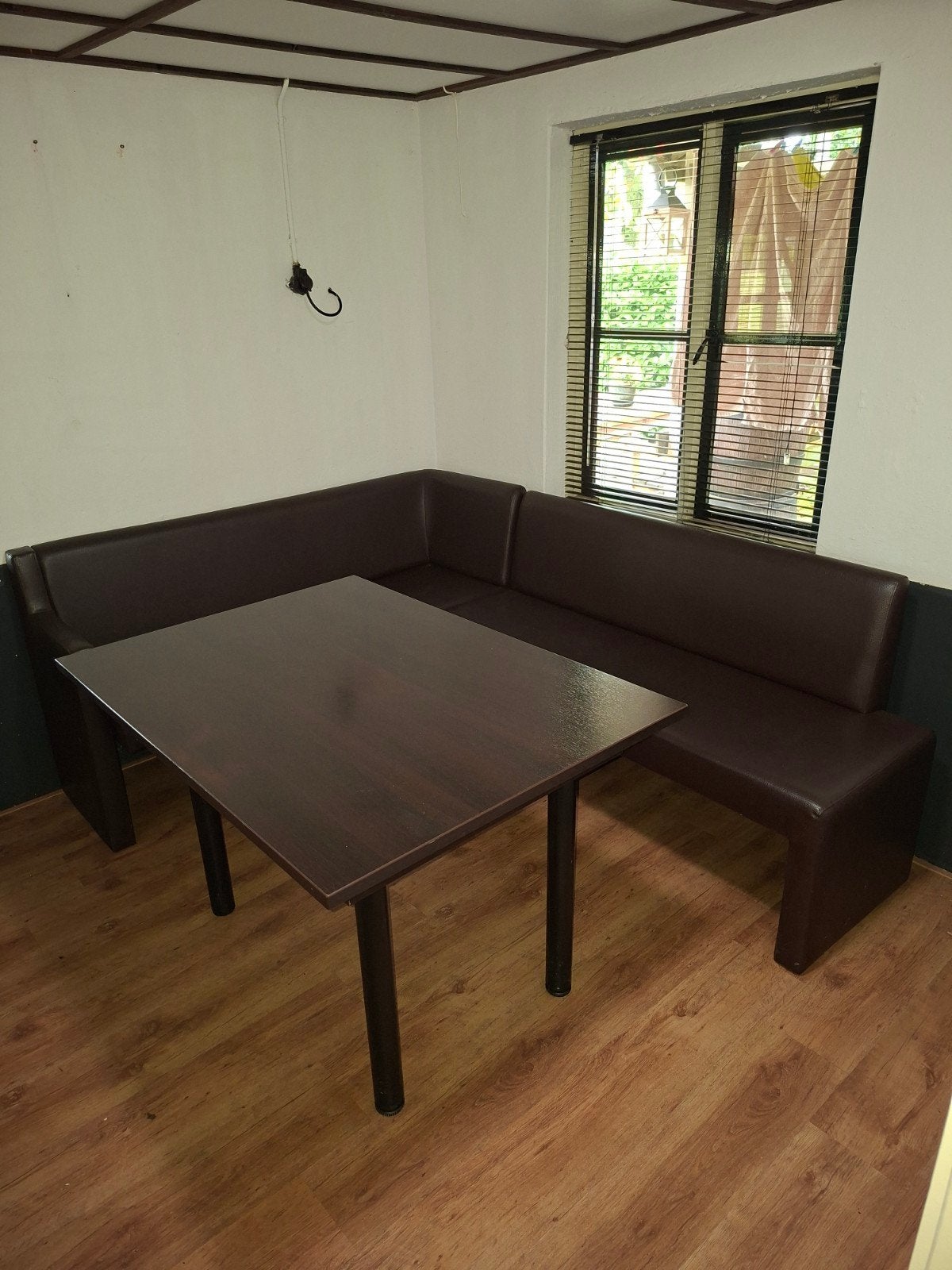 Bruine hoekbank met tafel - ideaal voor eetkamer, Ophalen, Gebruikt, Leer, Modern, Praktisch