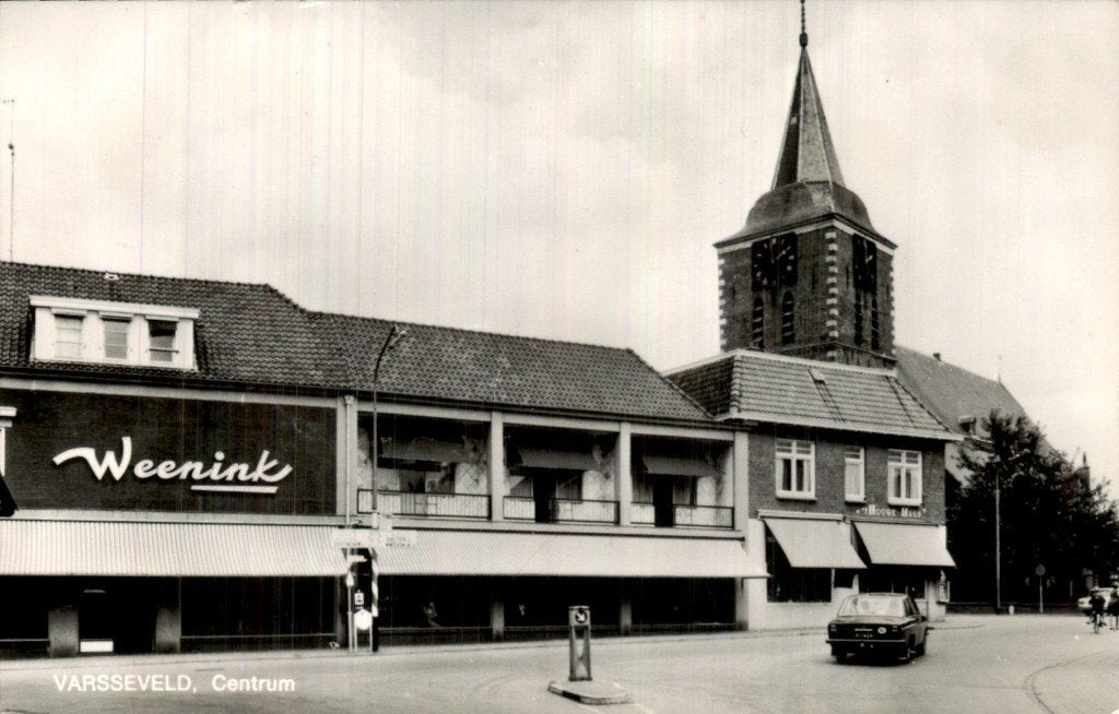 Varsseveld - Centrum - Weenink en kerk, Ophalen of Verzenden, 1960 tot 1980, Gelopen, Gelderland
