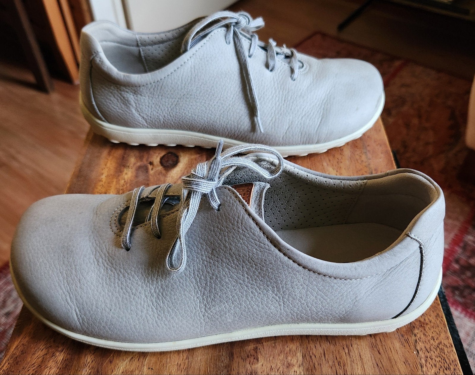 HELVESKO schoenen, Helvesko, Ophalen of Verzenden, Zo goed als nieuw, Grijs