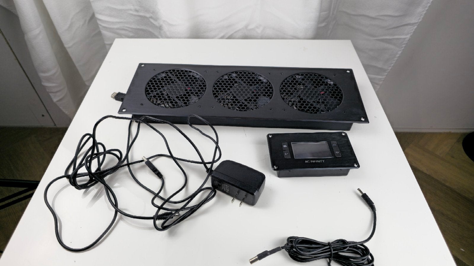AC Infinity AIRPLATE T9 Ventilator met thermostaat, Ophalen of Verzenden, Zo goed als nieuw