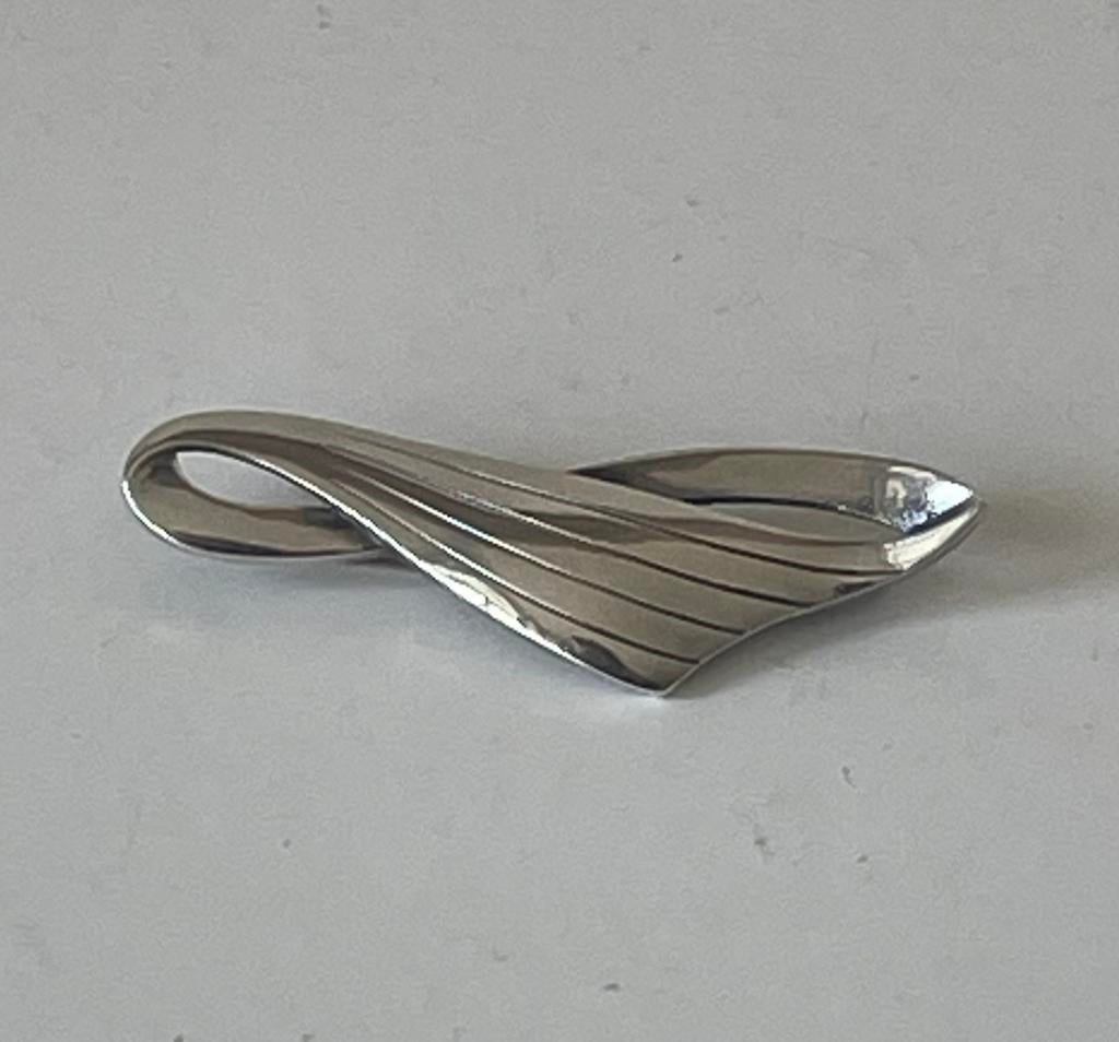 Grote zilveren, strak gelijnde broche., Antiek en Kunst, Ophalen of Verzenden, Zilver