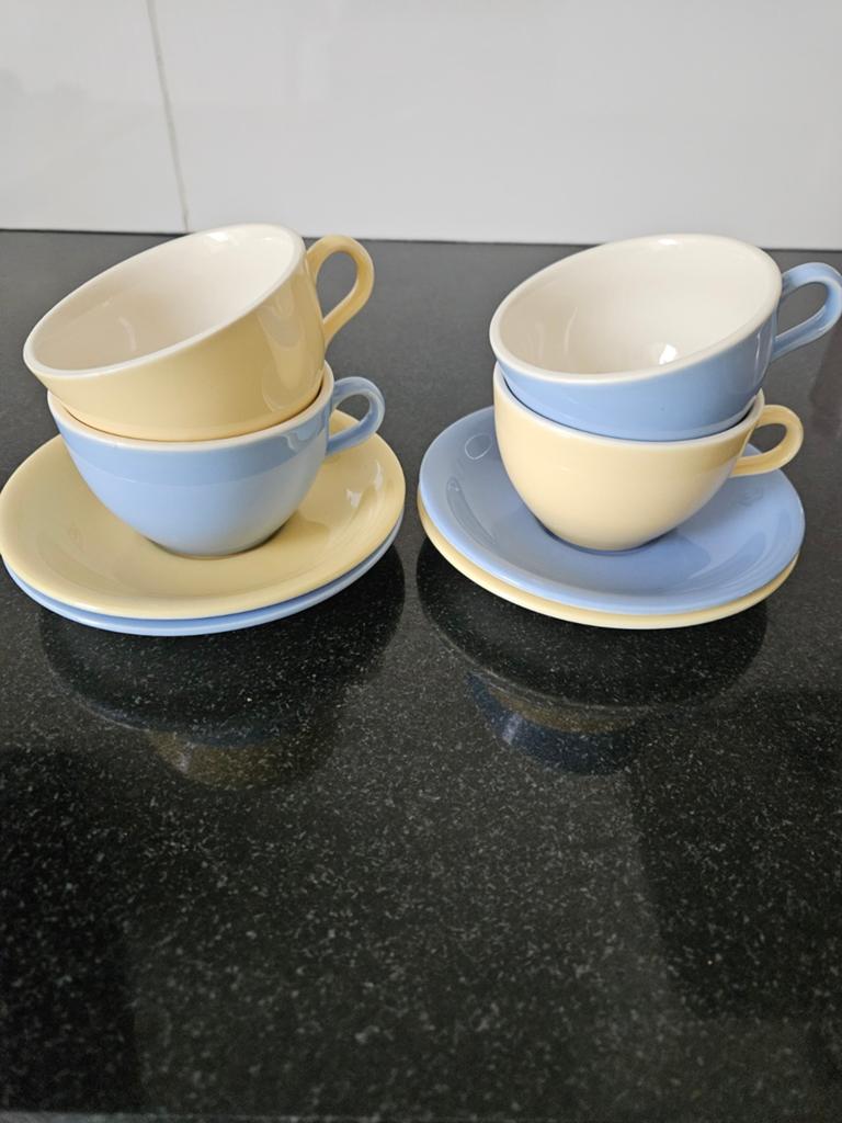 Nieuw Hema servies: 4 kopjes met schotels in pastelkleuren, Huis en Inrichting, Keuken | Servies, Keramiek, Nieuw, Ophalen of Verzenden