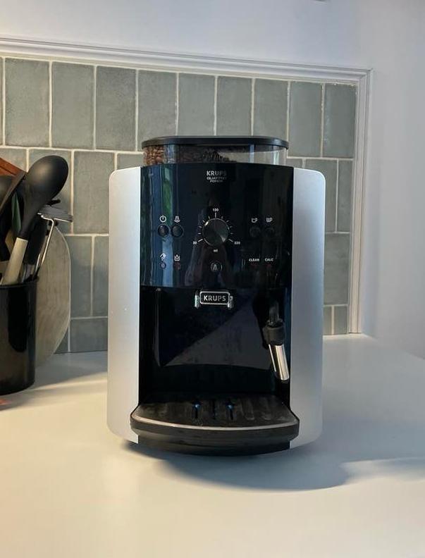 Krups Quattro Force Koffiemachine - Goede Staat, Koffiemachine, Koffiebonen, Zo goed als nieuw, Ophalen