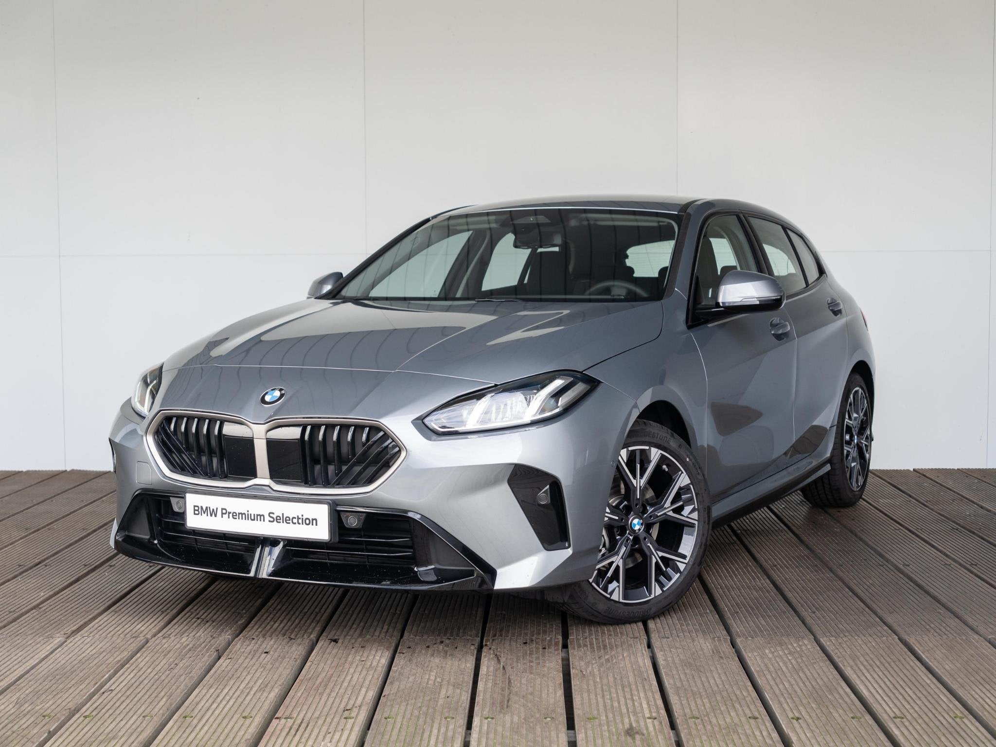Foto 29 van BMW 1 Serie 120 | M Sport Design | Achteruitrijcamera | Stoe
