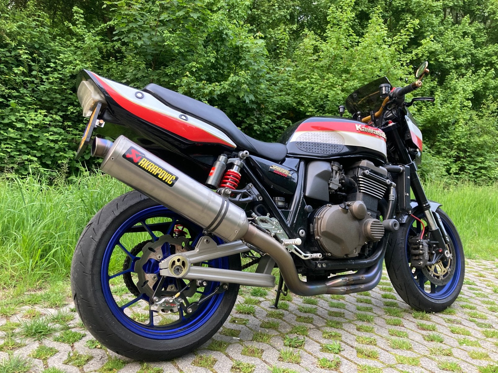 ZRX1200R, Motoren, Ophalen