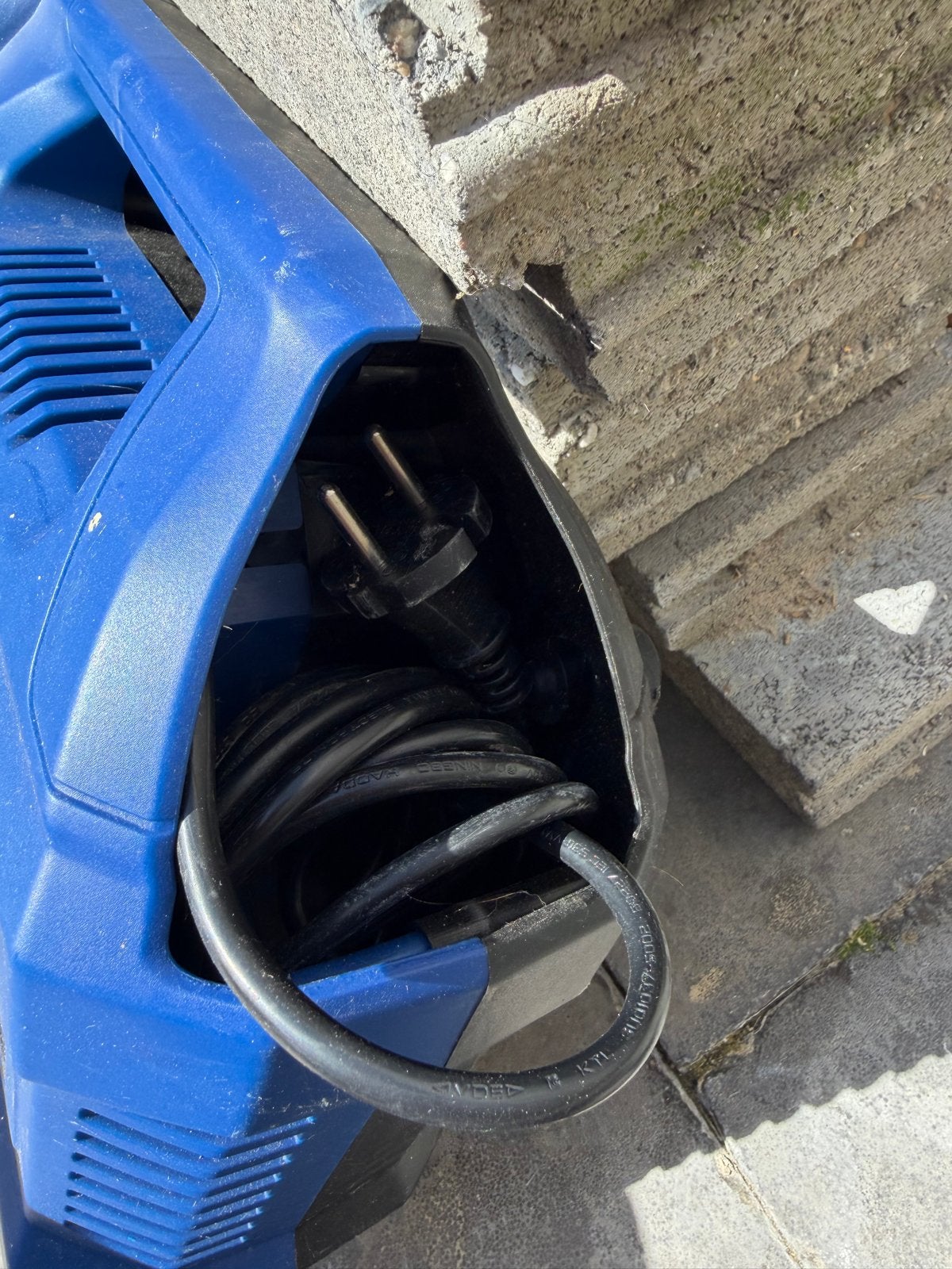 Compacte Varo Compressor met accessoires, Gebruikt, 6 tot 10 bar, Ophalen of Verzenden, Minder dan 200 liter/min