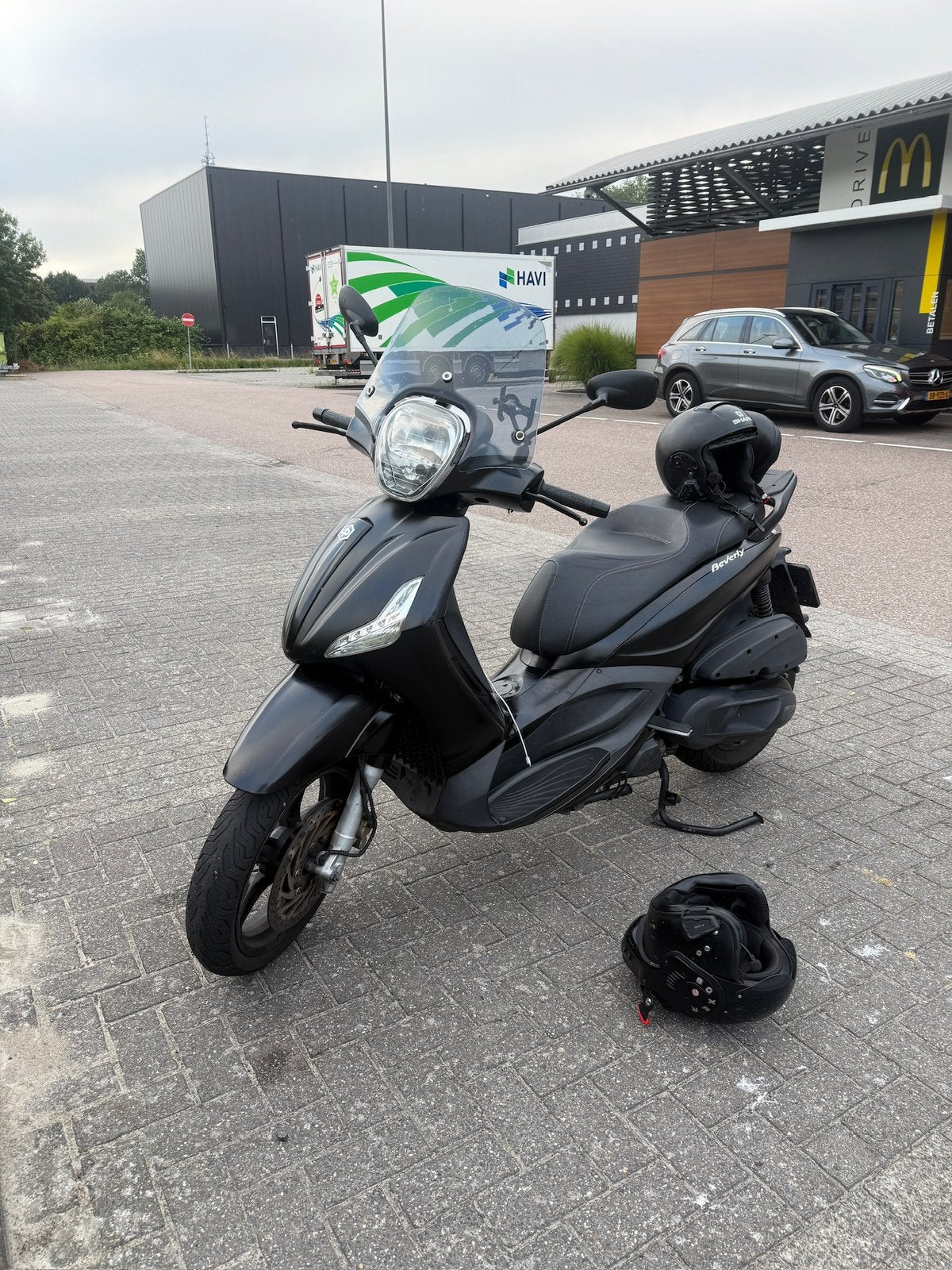 Beverly 350cc a2 papieren 2019 NL, Ophalen, Zo goed als nieuw, Benzine, Overige modellen