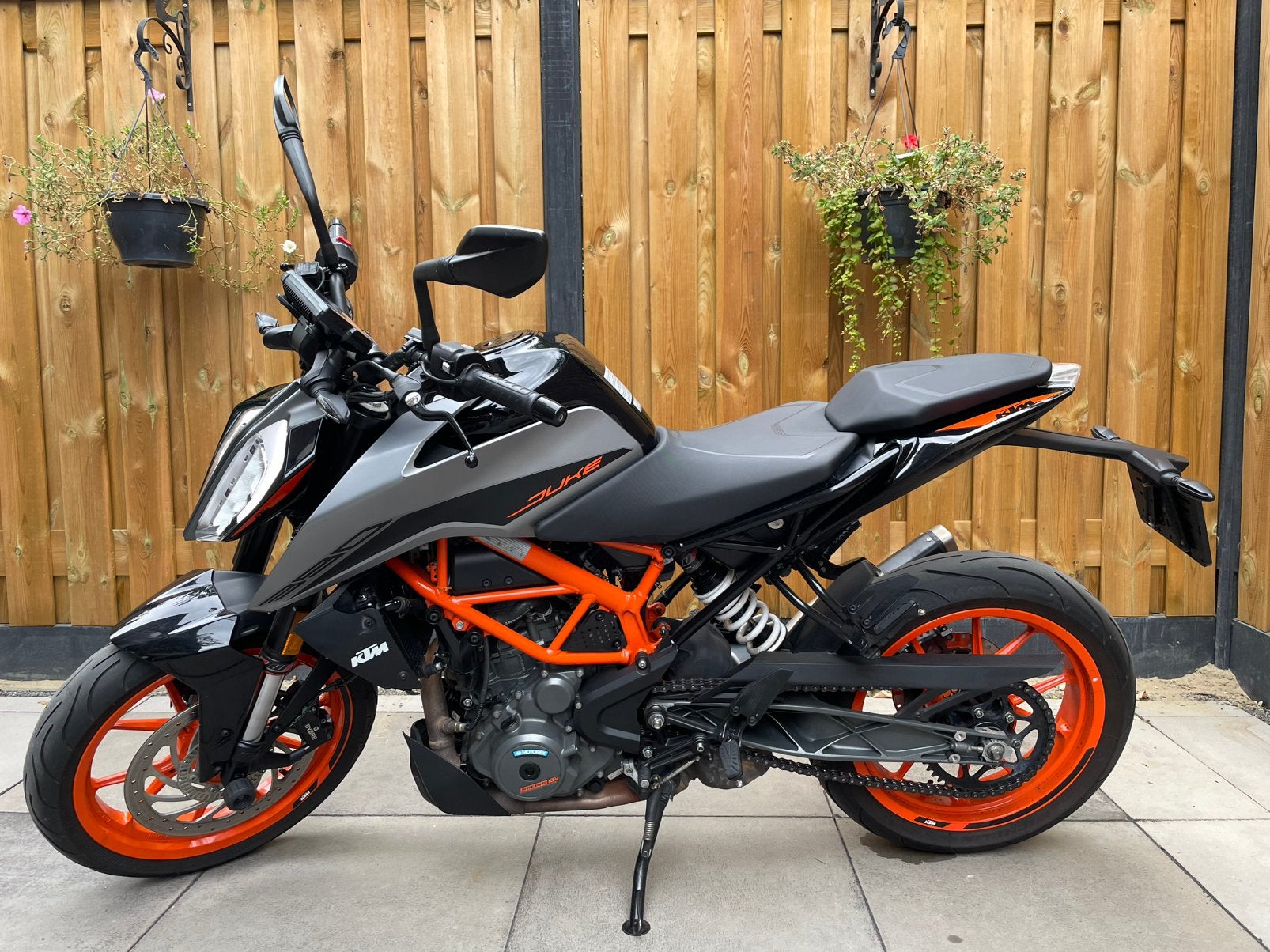 KTM 390 Duke 2022 | 15.800 km | Handvatverwarming, Gebruikt, Particulier, 373 cc, Minimaal motorrijbewijs A2