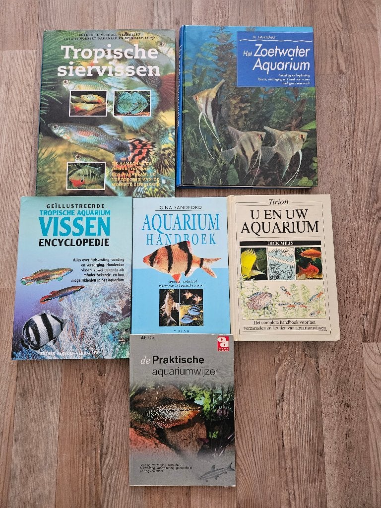 Aquarium boeken, Zo goed als nieuw, Vissen, Ophalen, Onbekend