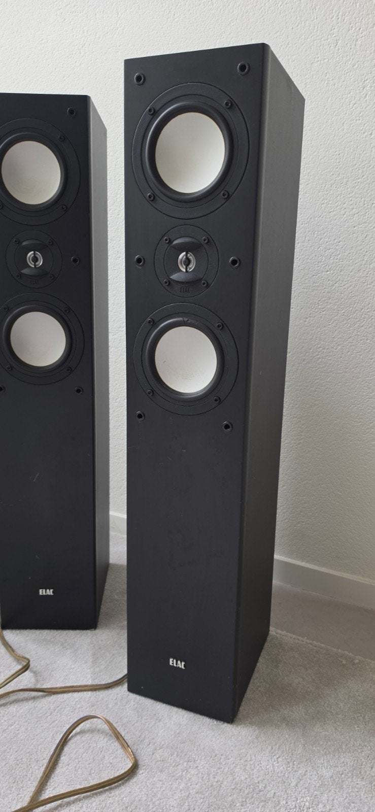 ELAC 105 II  Luidsprekers, Overige merken, Vloerstaande luidspreker, Gebruikt, Inclusief kabels
