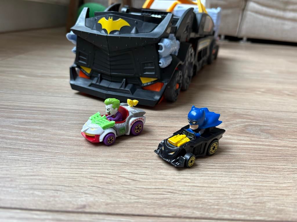 Hot Wheels Batman Batcave speelset met Batmobile en Joker, Ophalen, Gebruikt