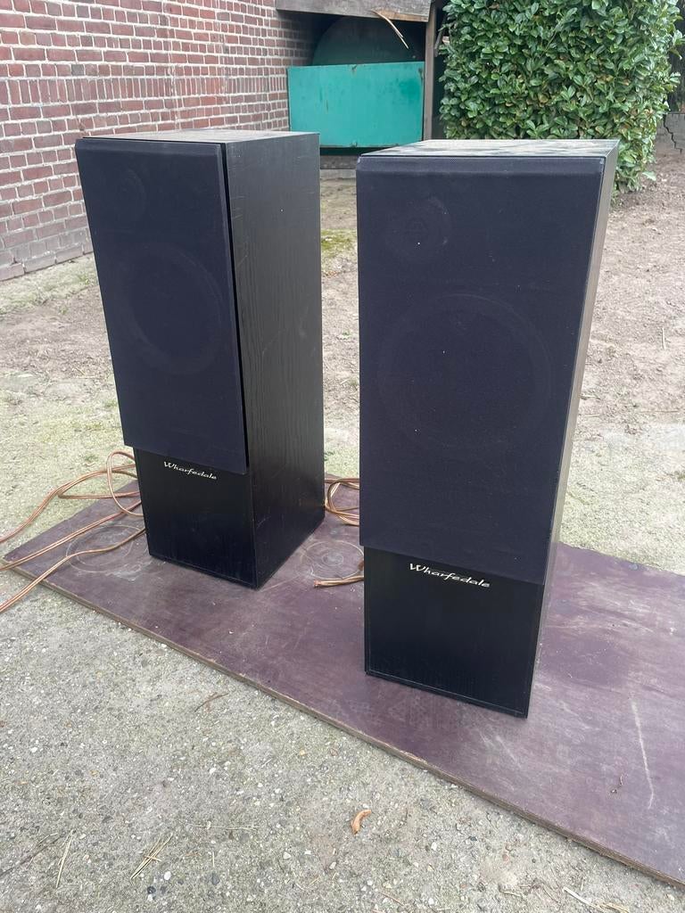 Wharfedale s900 speakers 2 stuks met kabel, Zo goed als nieuw, 120 watt of meer, Front, Rear of Stereo speakers, Ophalen