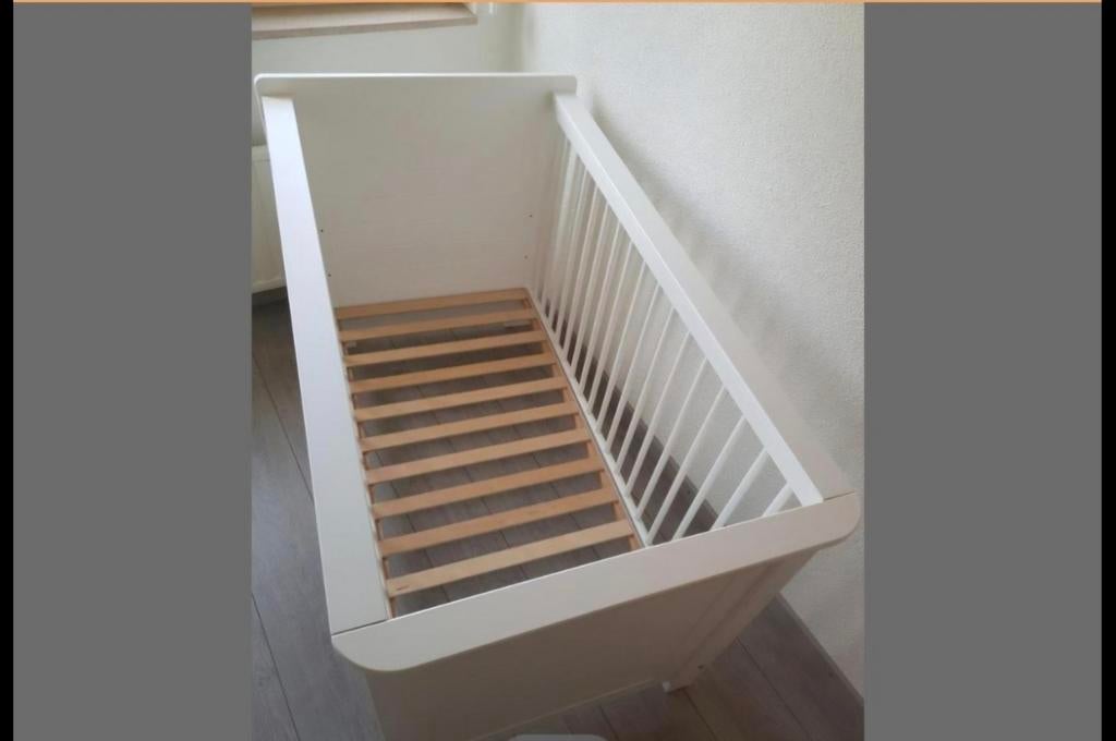 Complete kinderkamer set (bed, kast, commode) incl. matras, Kinderen en Baby's, Kinderkamer | Bedden, Gebruikt, 140 tot 160 cm