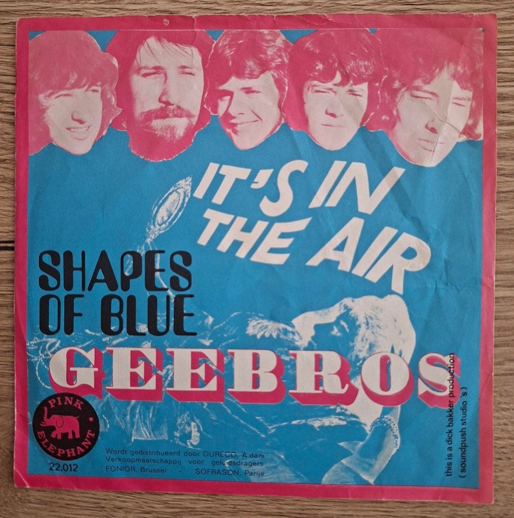 Gee Bros single Nederbeat It's In The Air, Ophalen of Verzenden, Gebruikt, 7 inch, Pop