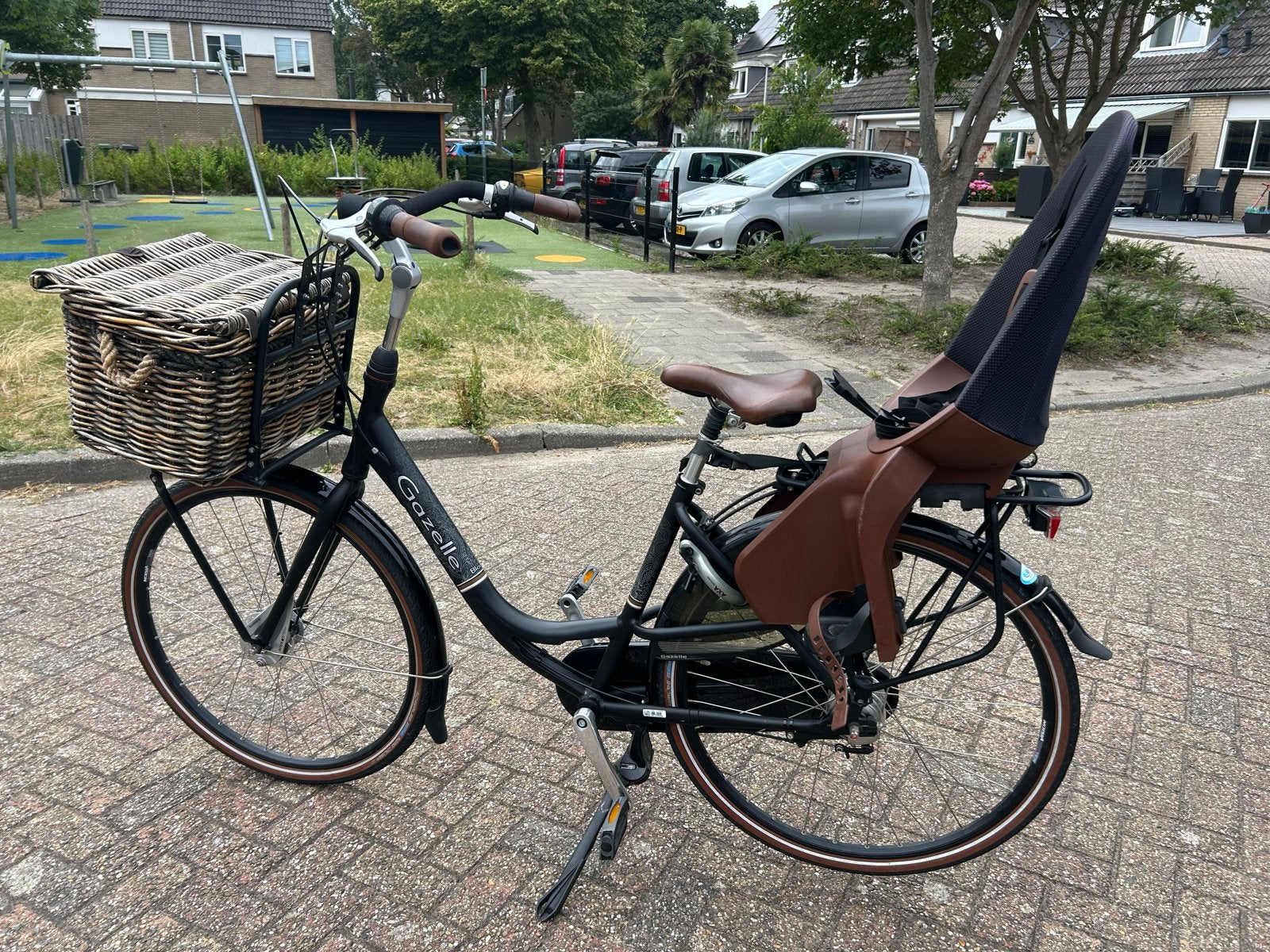 Gazelle Bloom moederfiets met zitje en rieten mand, Ophalen, Mandje, Zo goed als nieuw, Gazelle