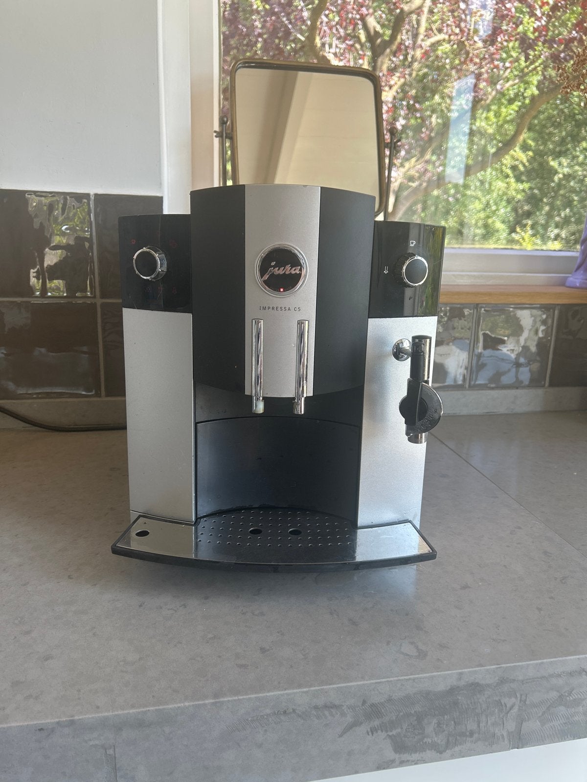 Jura Impressa c5, Gebruikt, Espresso apparaat, Koffiebonen, 4 tot 10 kopjes