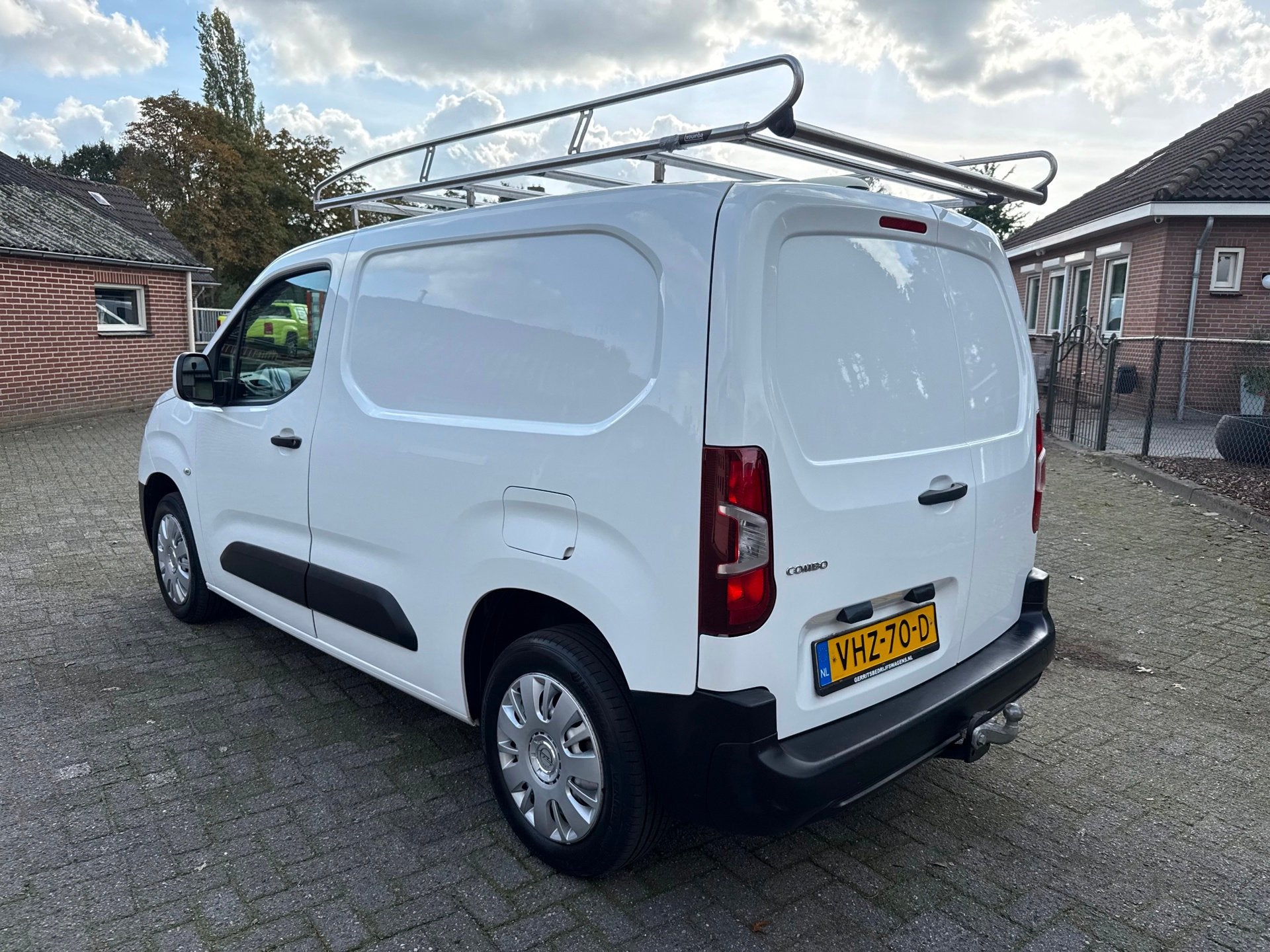 Opel Combo 1.5D L1H1 Edition airco cruise imperiaal euro 6, Auto's, Voorwielaandrijving, Euro 6, 4 cilinders, Wit